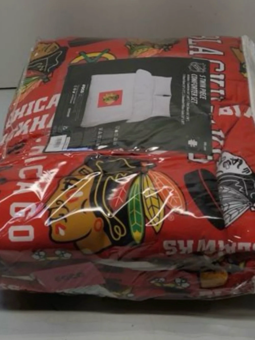 NHL Chicago Blackhawks Red and White Bedding Set